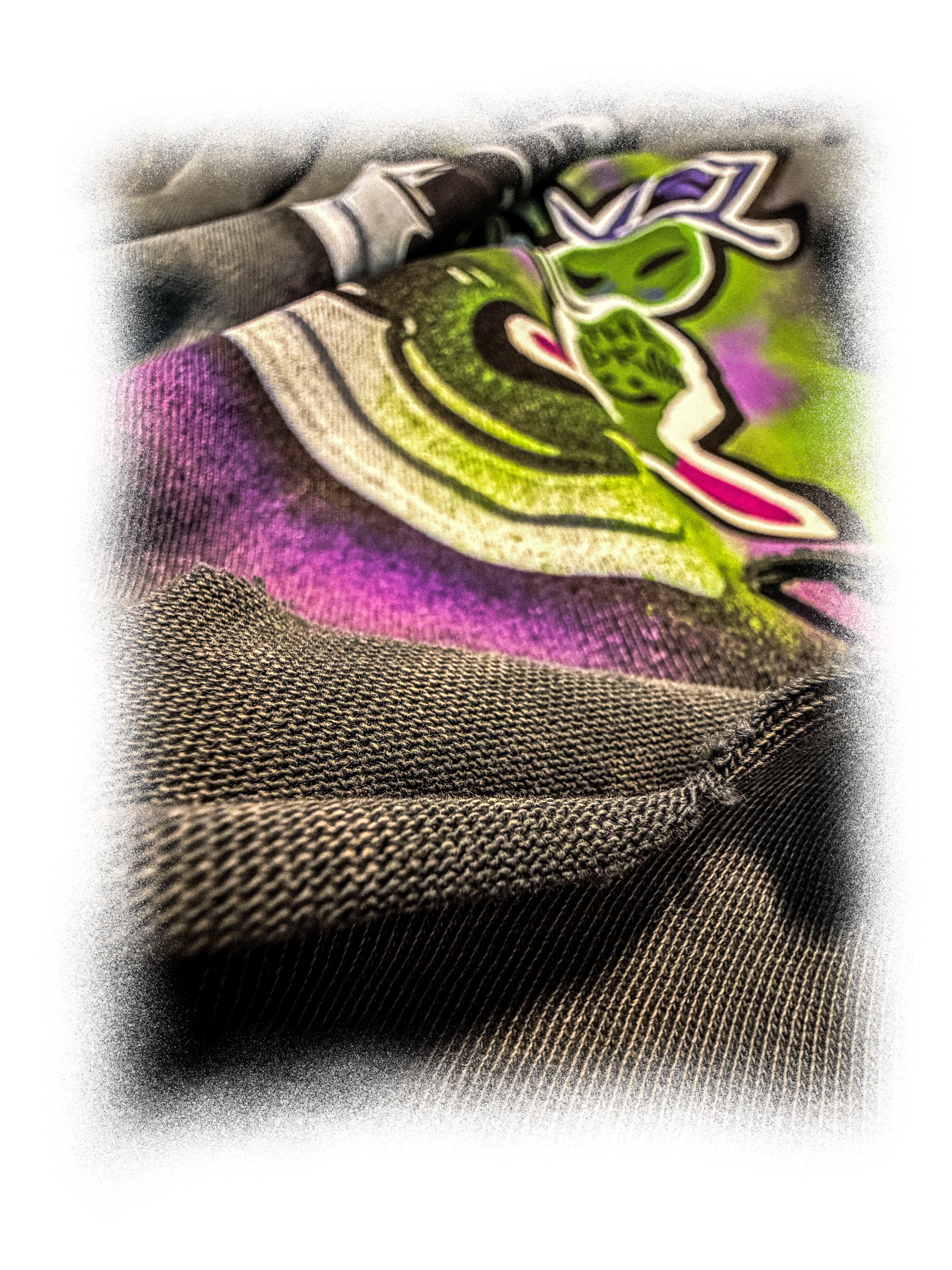 wink tee ripped (cement)